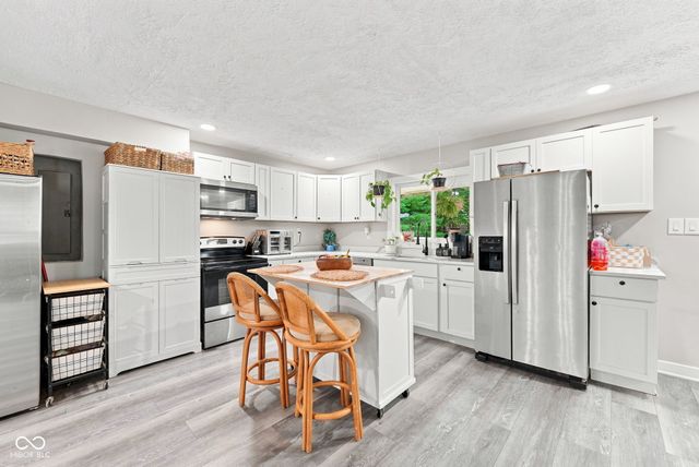 7990 Ebony Drive, Nineveh, IN 46164