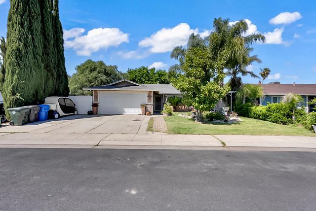 1427 Snyder St, Manteca, CA 95336