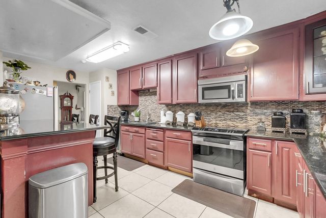 1427 Snyder St, Manteca, CA 95336