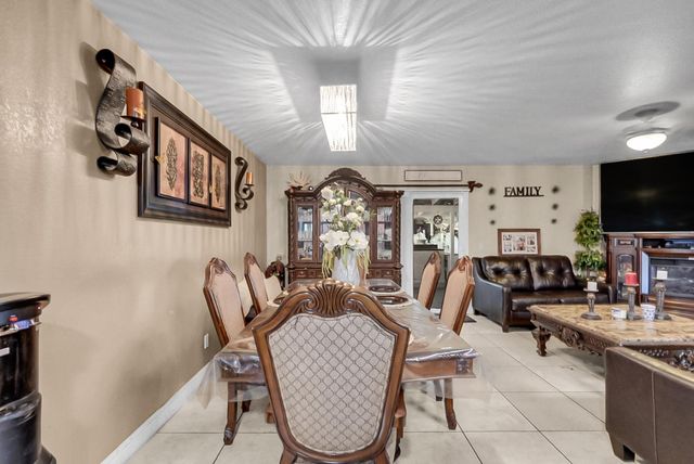 1427 Snyder St, Manteca, CA 95336