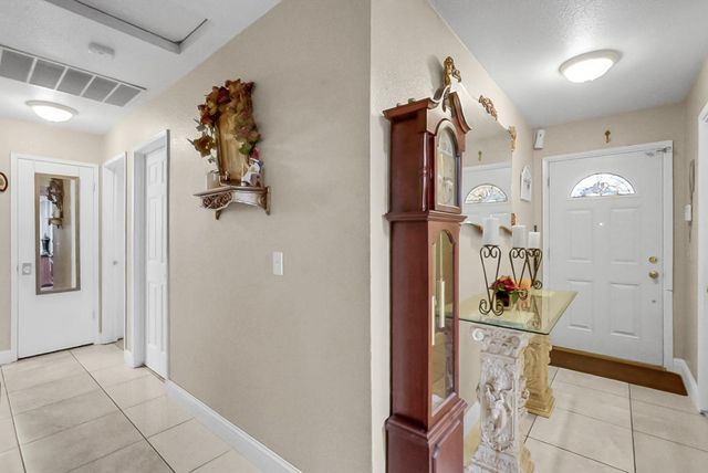 1427 Snyder St, Manteca, CA 95336