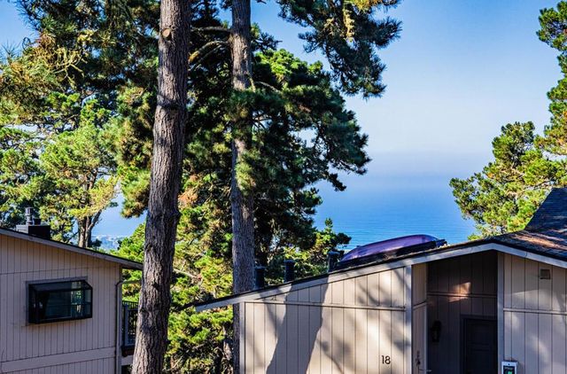 250 Forest Ridge Road 27, Monterey, CA 93940