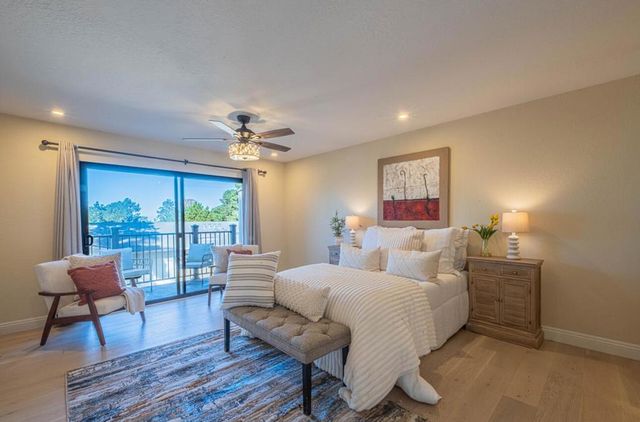 250 Forest Ridge Road 27, Monterey, CA 93940