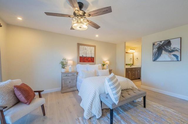 250 Forest Ridge Road 27, Monterey, CA 93940