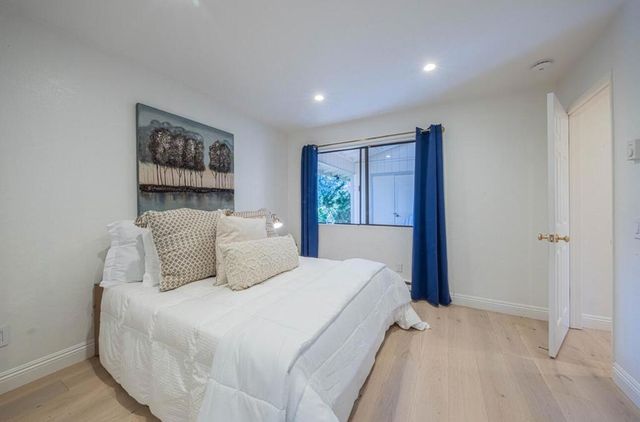 250 Forest Ridge Road 27, Monterey, CA 93940