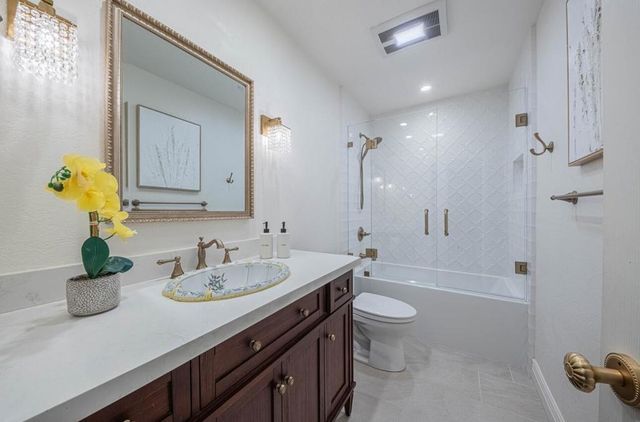 250 Forest Ridge Road 27, Monterey, CA 93940