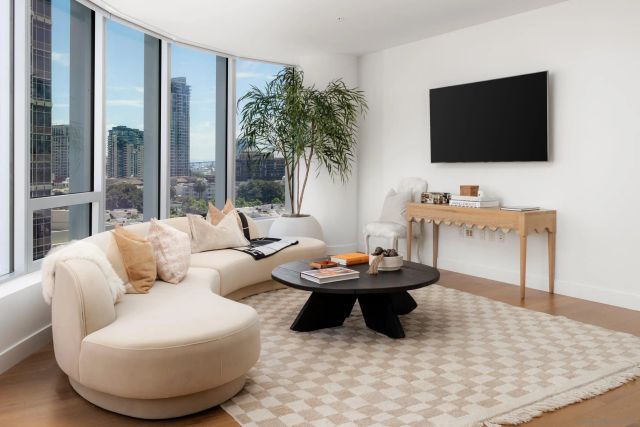 888 W E Street 1105, San Diego, CA 92101