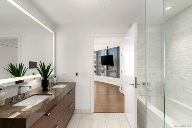 888 W E Street 1105, San Diego, CA 92101