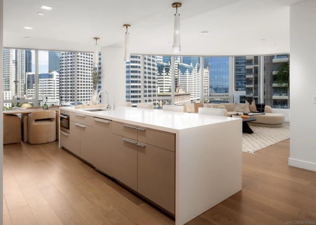 888 W E Street 1105, San Diego, CA 92101