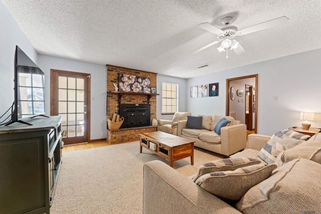 23362 Joe May Rd, Denham Springs, LA 70726