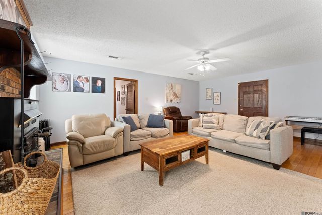 23362 Joe May Rd, Denham Springs, LA 70726