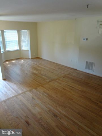 8 HUNTERS GATE CT, Silver Spring, MD 20904