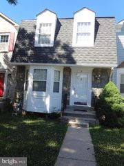 8 HUNTERS GATE CT, Silver Spring, MD 20904