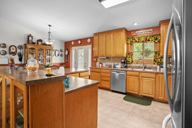 2710 66th St NW, Minot, ND 58703