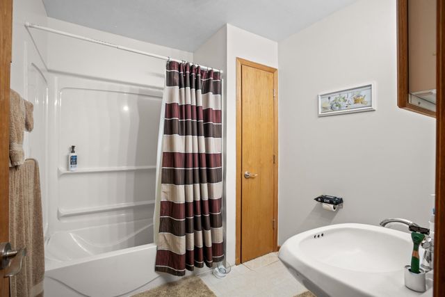 2710 66th St NW, Minot, ND 58703