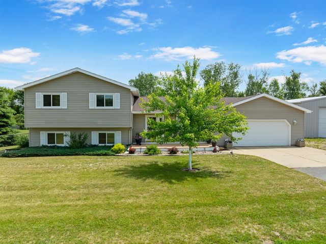 2710 66th St NW, Minot, ND 58703