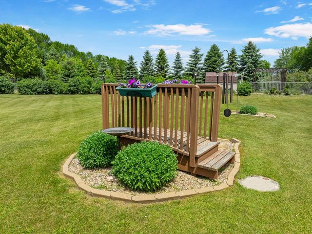 2710 66th St NW, Minot, ND 58703