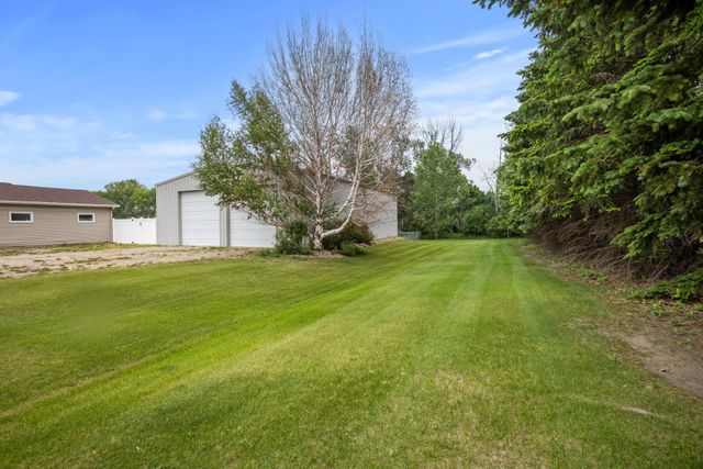 2710 66th St NW, Minot, ND 58703