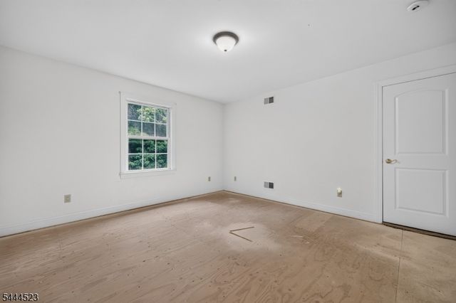 721 Ringwood Ave, Pompton Lakes Boro, NJ 07442