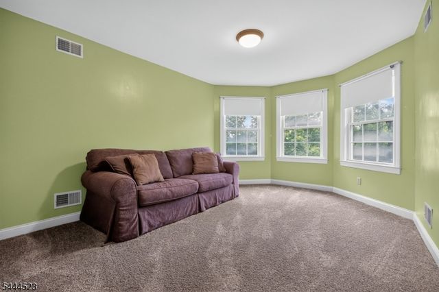 721 Ringwood Ave, Pompton Lakes Boro, NJ 07442