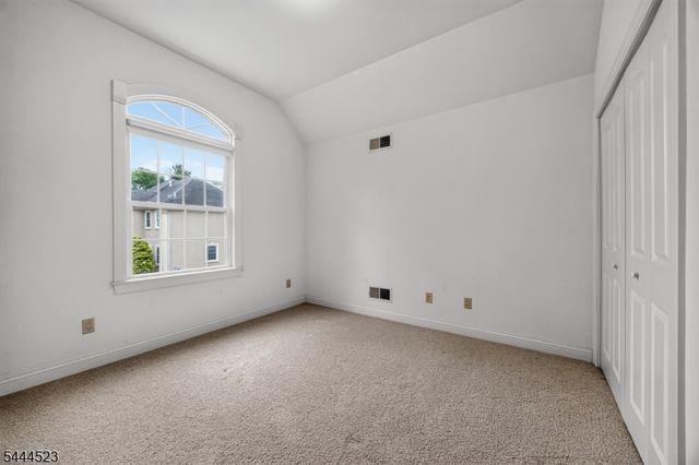 721 Ringwood Ave, Pompton Lakes Boro, NJ 07442