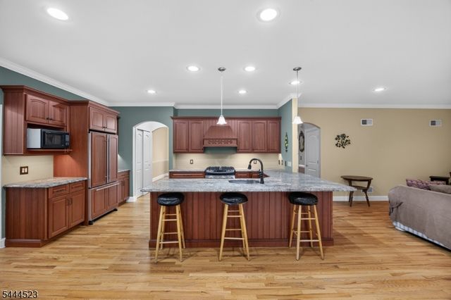 721 Ringwood Ave, Pompton Lakes Boro, NJ 07442