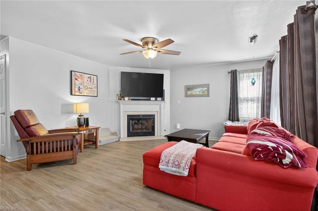 3451 Cricket Hollow LN, Chesapeake, VA 23321