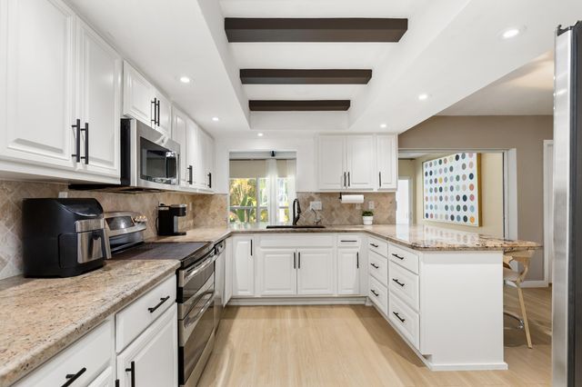 1431 NW 70th Way, Plantation, FL 33313