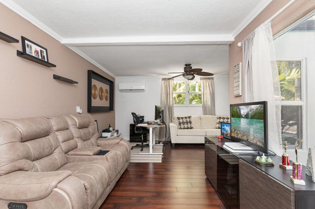 1431 NW 70th Way, Plantation, FL 33313
