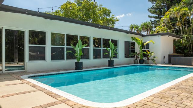 1431 NW 70th Way, Plantation, FL 33313