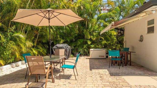 1431 NW 70th Way, Plantation, FL 33313