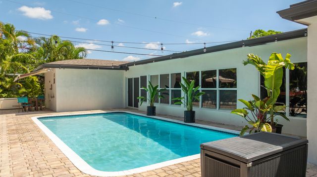 1431 NW 70th Way, Plantation, FL 33313