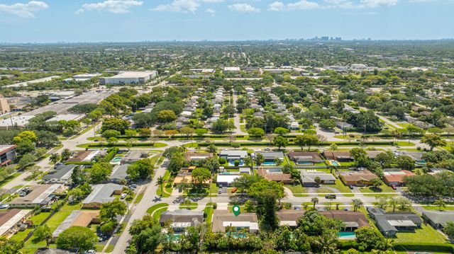 1431 NW 70th Way, Plantation, FL 33313