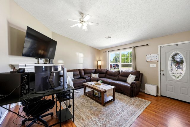 235 Holly Lane, Paris, KY 40361
