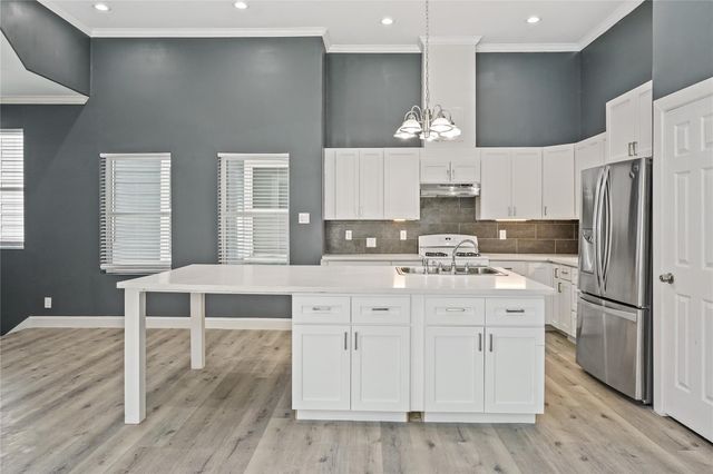 2116 Bidwell Drive, Houston, TX 77018