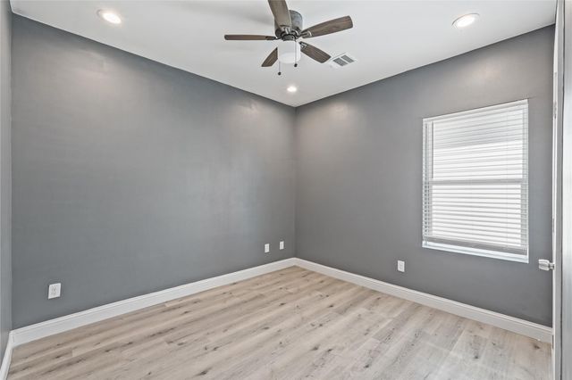 2116 Bidwell Drive, Houston, TX 77018