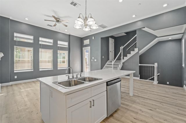 2116 Bidwell Drive, Houston, TX 77018