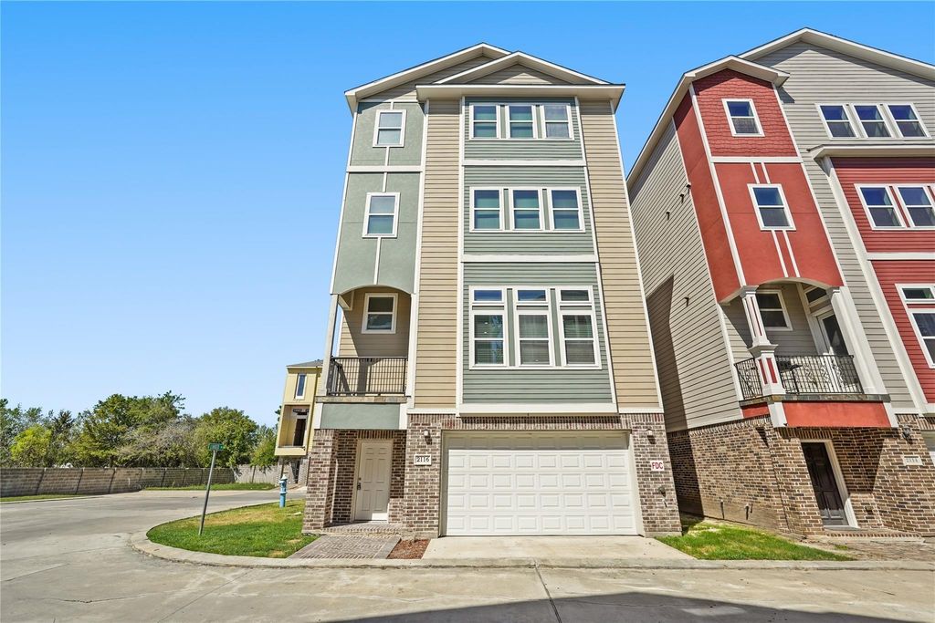 2116 Bidwell Drive, Houston, TX 77018