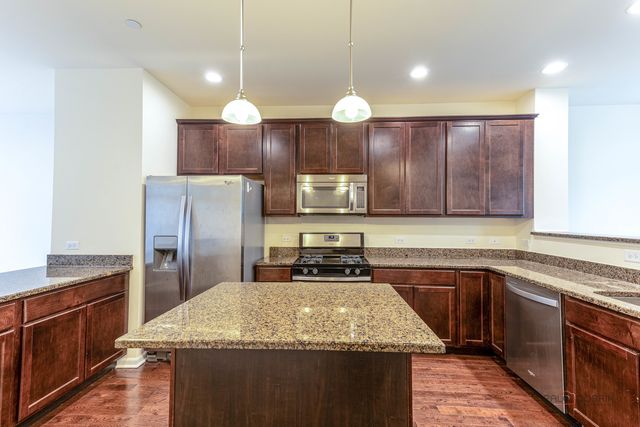 409 Alpine Springs Drive, Vernon Hills, IL 60061