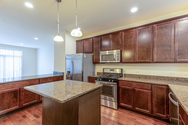 409 Alpine Springs Drive, Vernon Hills, IL 60061