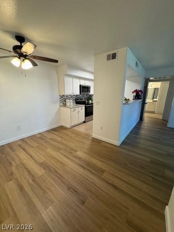 Image 8 of property listing at 2300 East Silverado Ranch Boulevard 1187, Las Vegas, NV 89183