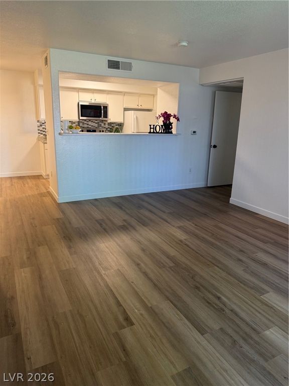 Image 9 of property listing at 2300 East Silverado Ranch Boulevard 1187, Las Vegas, NV 89183