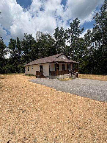 2305 charlie davis road, Goodspring, TN 38460