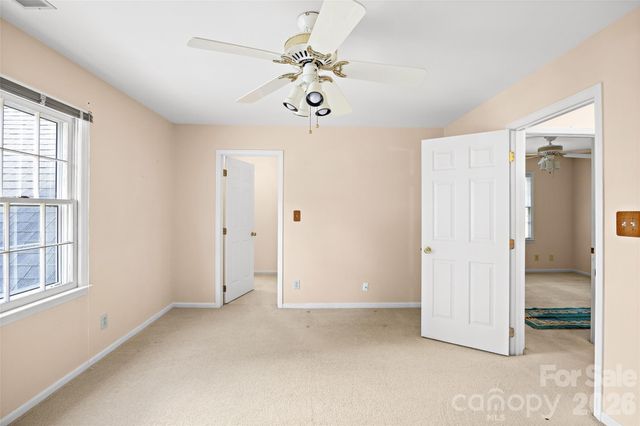 5636 Ivygate Lane, Charlotte, NC 28226