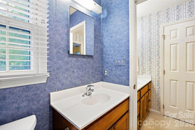 5636 Ivygate Lane, Charlotte, NC 28226
