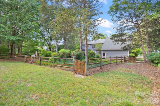 5636 Ivygate Lane, Charlotte, NC 28226