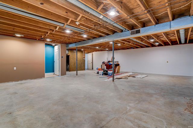 4732 W 630 S, Huntingburg, IN 47542