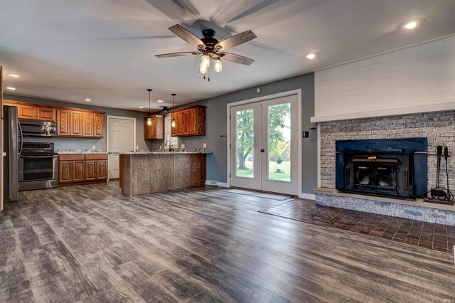 4732 W 630 S, Huntingburg, IN 47542