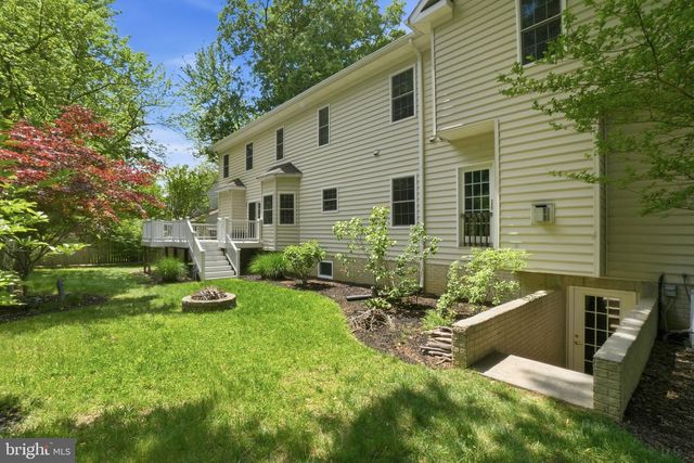 8613 VERNON AVE, Alexandria, VA 22309