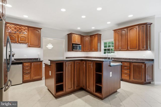 8613 VERNON AVE, Alexandria, VA 22309